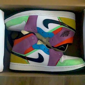 Jordan 1/ lightbulb color way